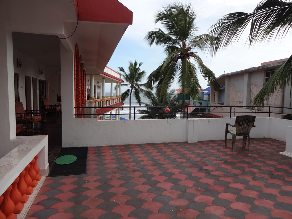 Hotel Sea View Palace - The Beach Hotel Kovalam Exteriör bild